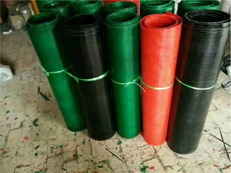建筑钢材市场动态：需求与供应的微妙平衡
